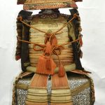金本小札色々縅二枚胴具足